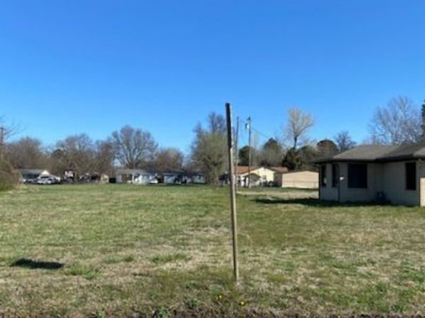 Broadway Street , Muskogee, OK 74401