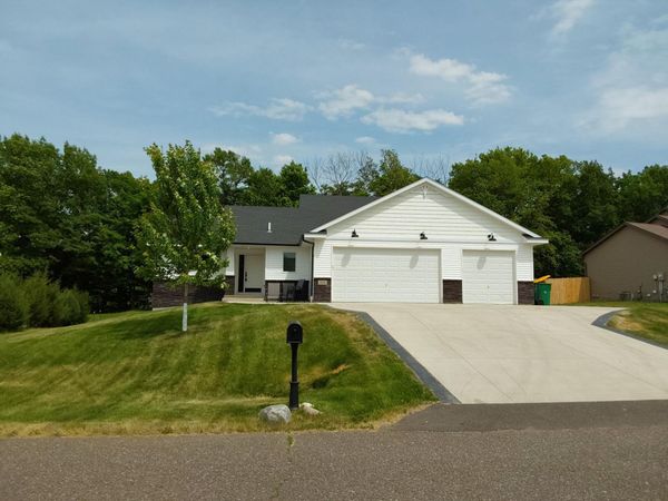 604 Nelson Lane, Center City, MN 55012