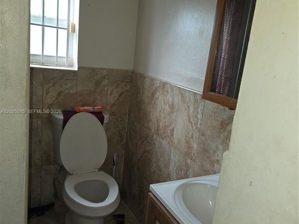 1166 NW 117th St , Miami, FL 33168