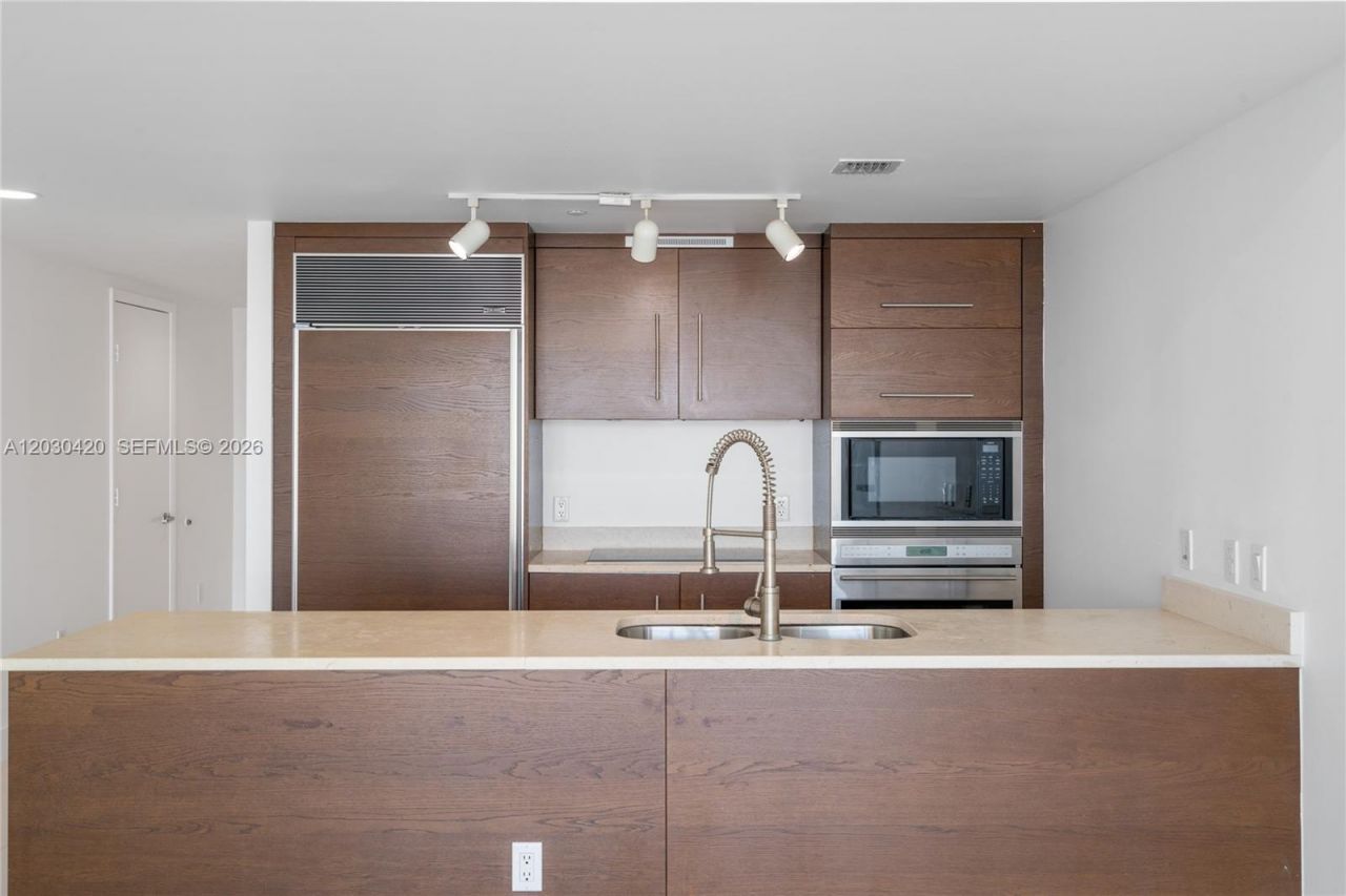 475 Brickell Ave, Unit 2607, Miami, FL 33131 Photo