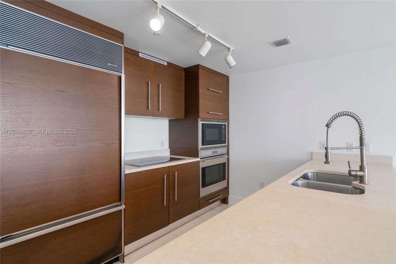475 Brickell Ave, Unit 2607, Miami, FL 33131 Photo