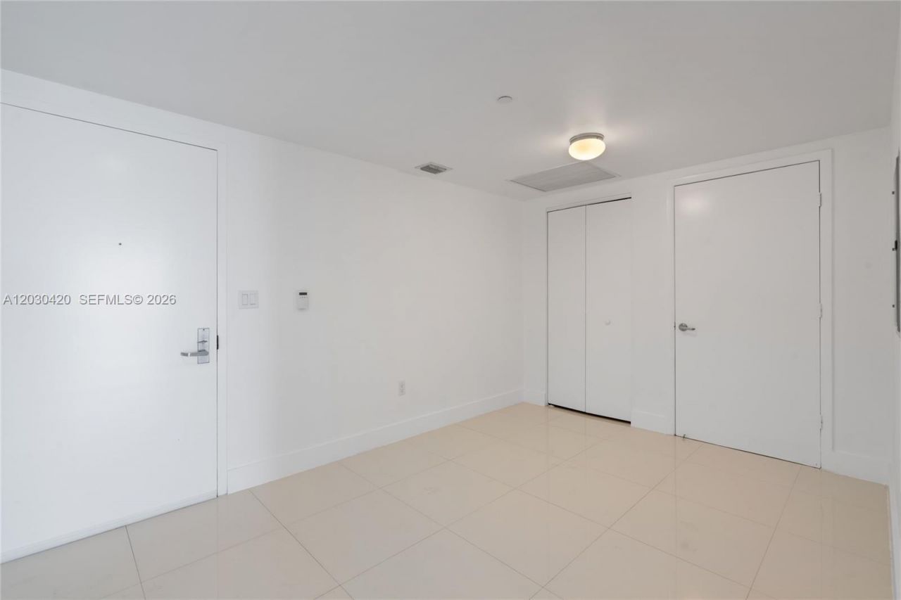 475 Brickell Ave, Unit 2607, Miami, FL 33131 Photo