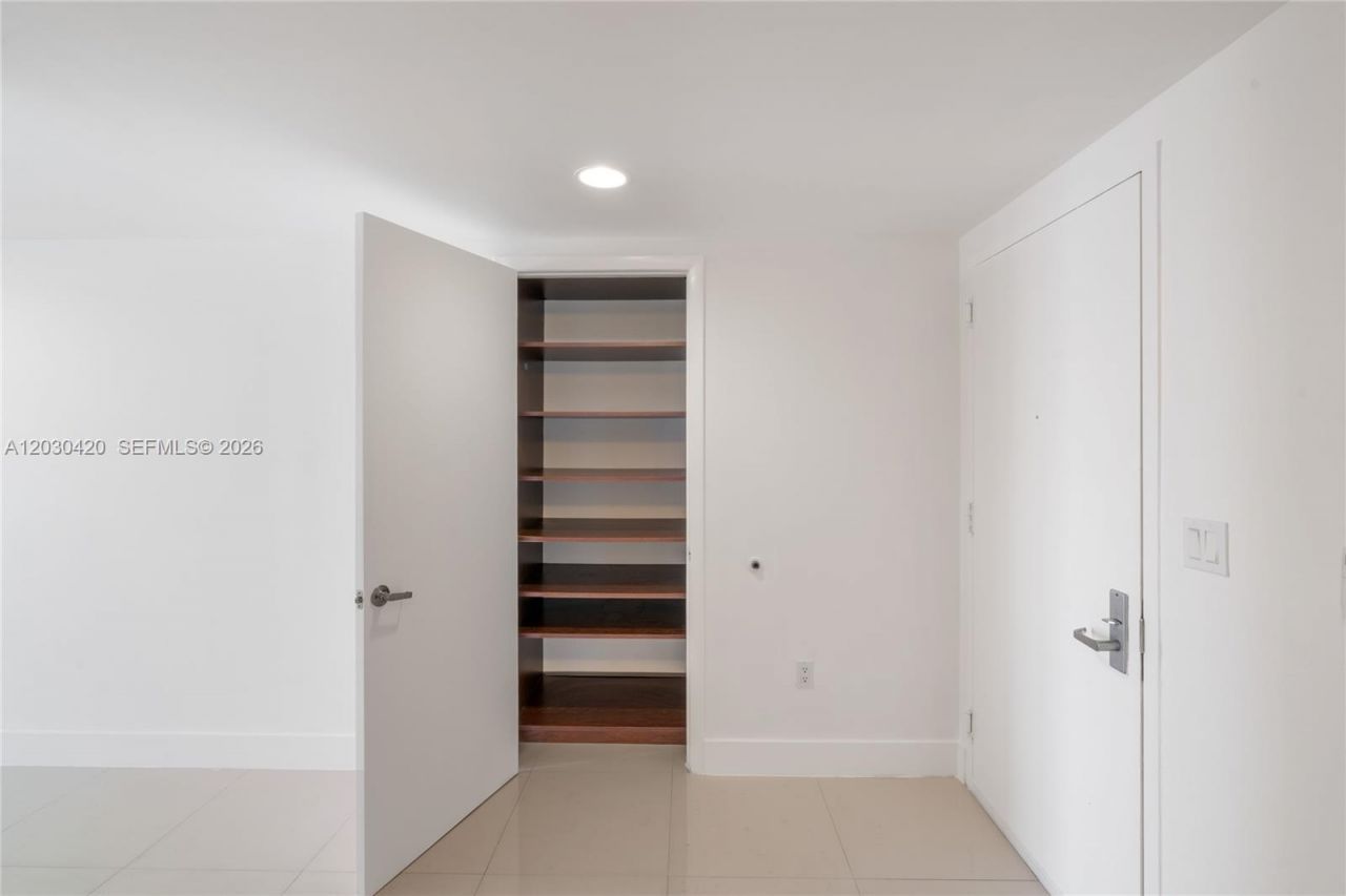 475 Brickell Ave, Unit 2607, Miami, FL 33131 Photo