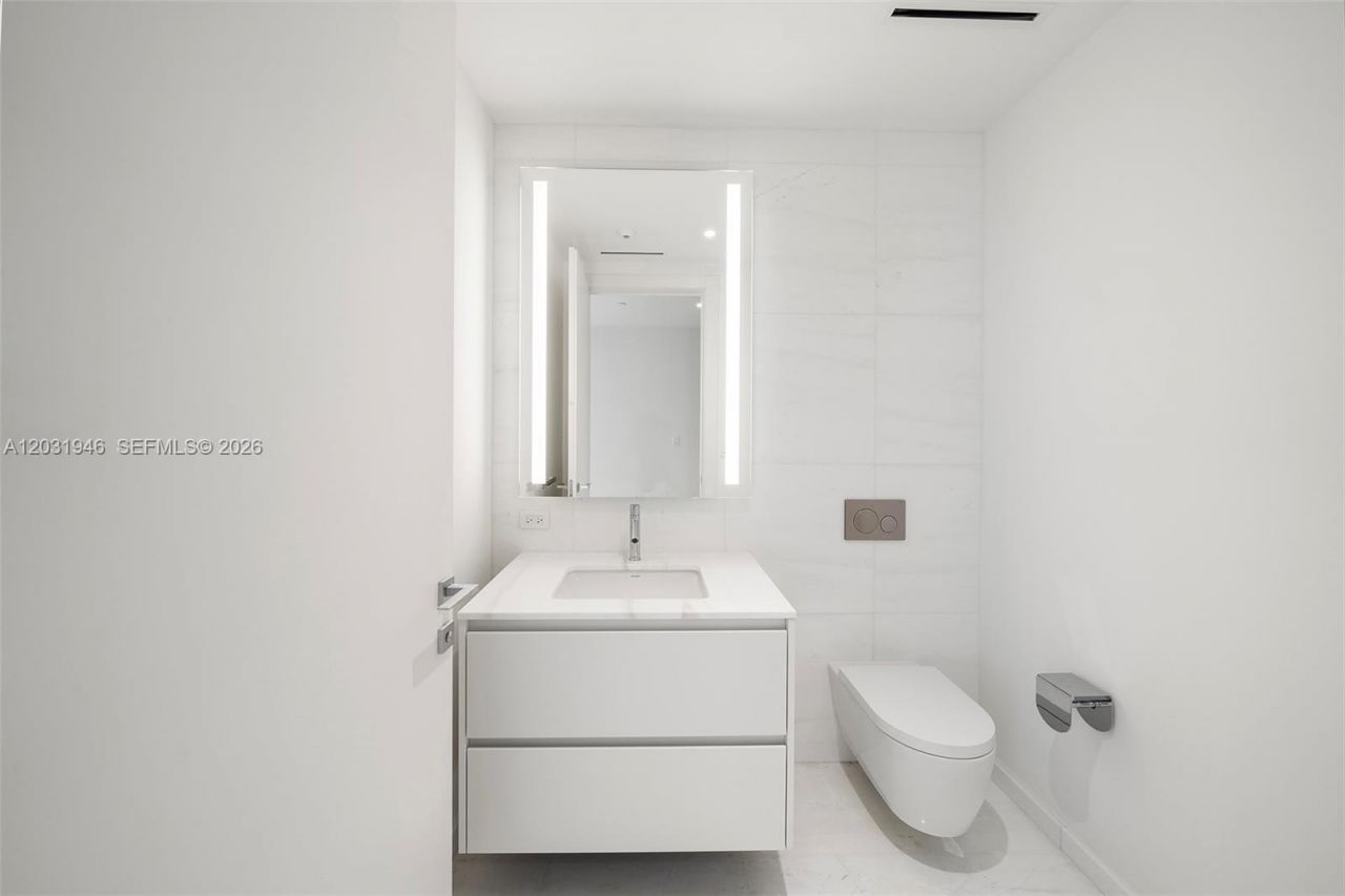 300 Biscayne Blvd Way , Unit 1904C, Miami, FL 33131 Photo