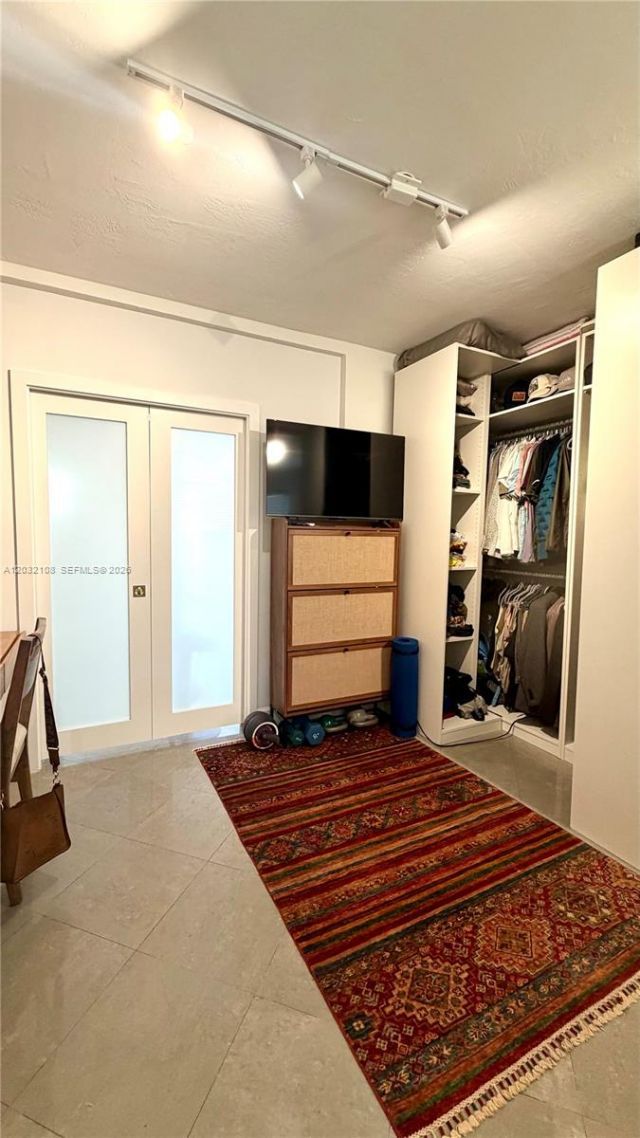 626 Meridian Ave , Unit 5, Miami Beach, FL 33139 Photo
