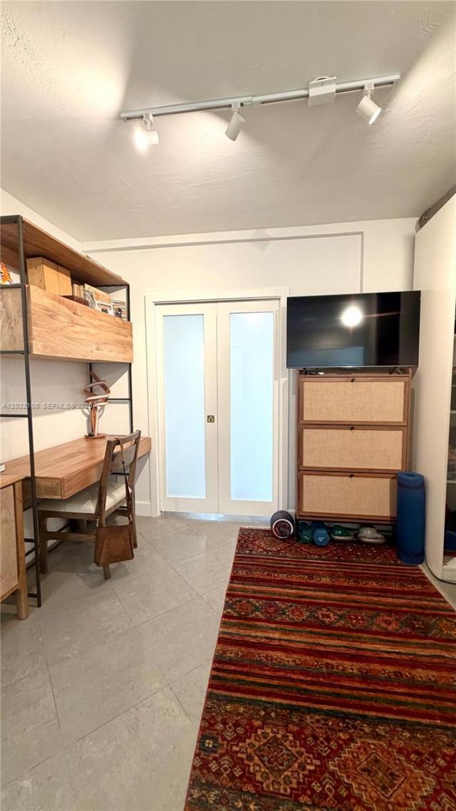 626 Meridian Ave , Unit 5, Miami Beach, FL 33139 Photo