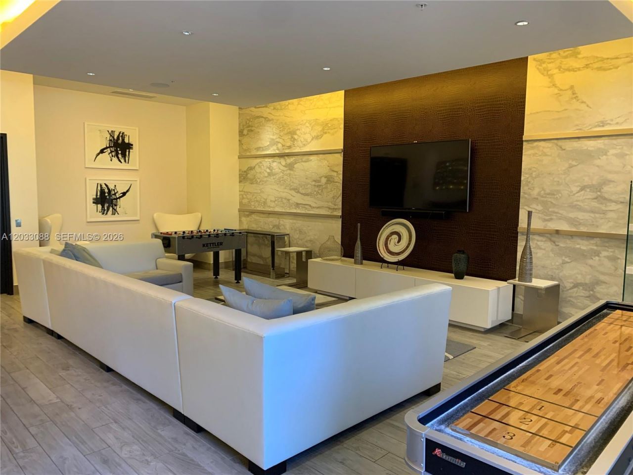 999 SW 1st Ave , Unit 2404, Miami, FL 33130 Photo