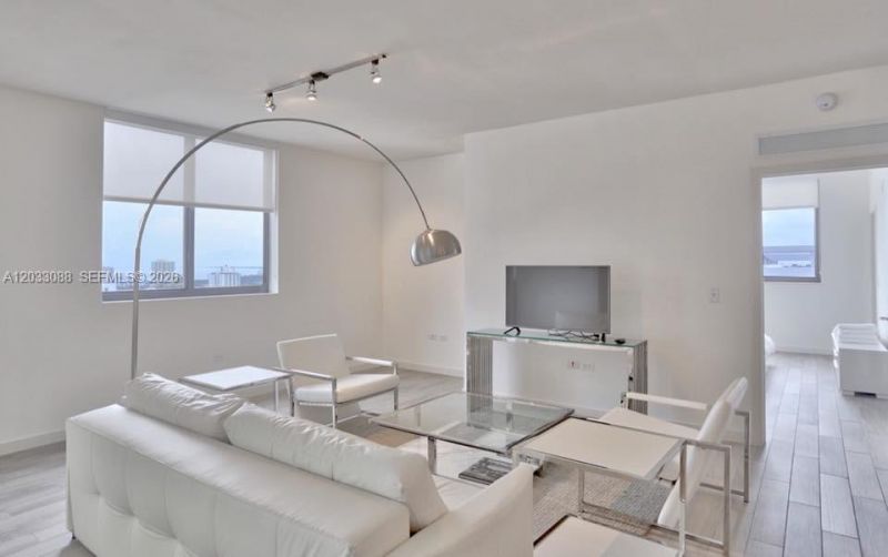 999 SW 1st Ave , Unit 2404, Miami, FL 33130 Photo