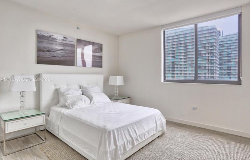 999 SW 1st Ave , Unit 2404, Miami, FL 33130 Photo