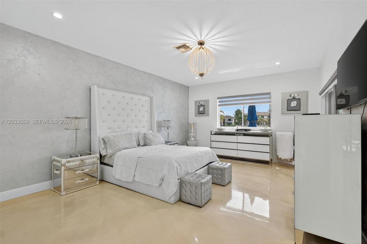 317 S Riverside Dr, Pompano Beach, FL 33062 Photo