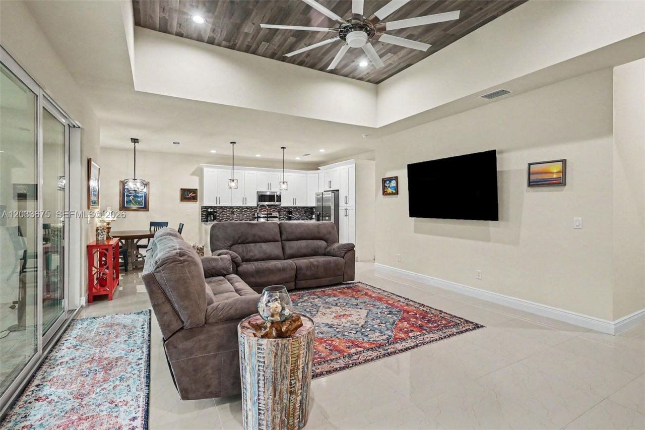 190 Hendry St , La Belle, FL 33935 Photo