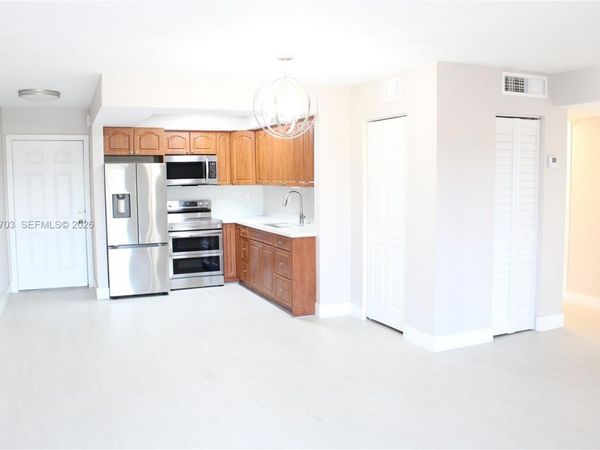 6780 W 2nd Ct, Unit 401, Hialeah, FL 33012