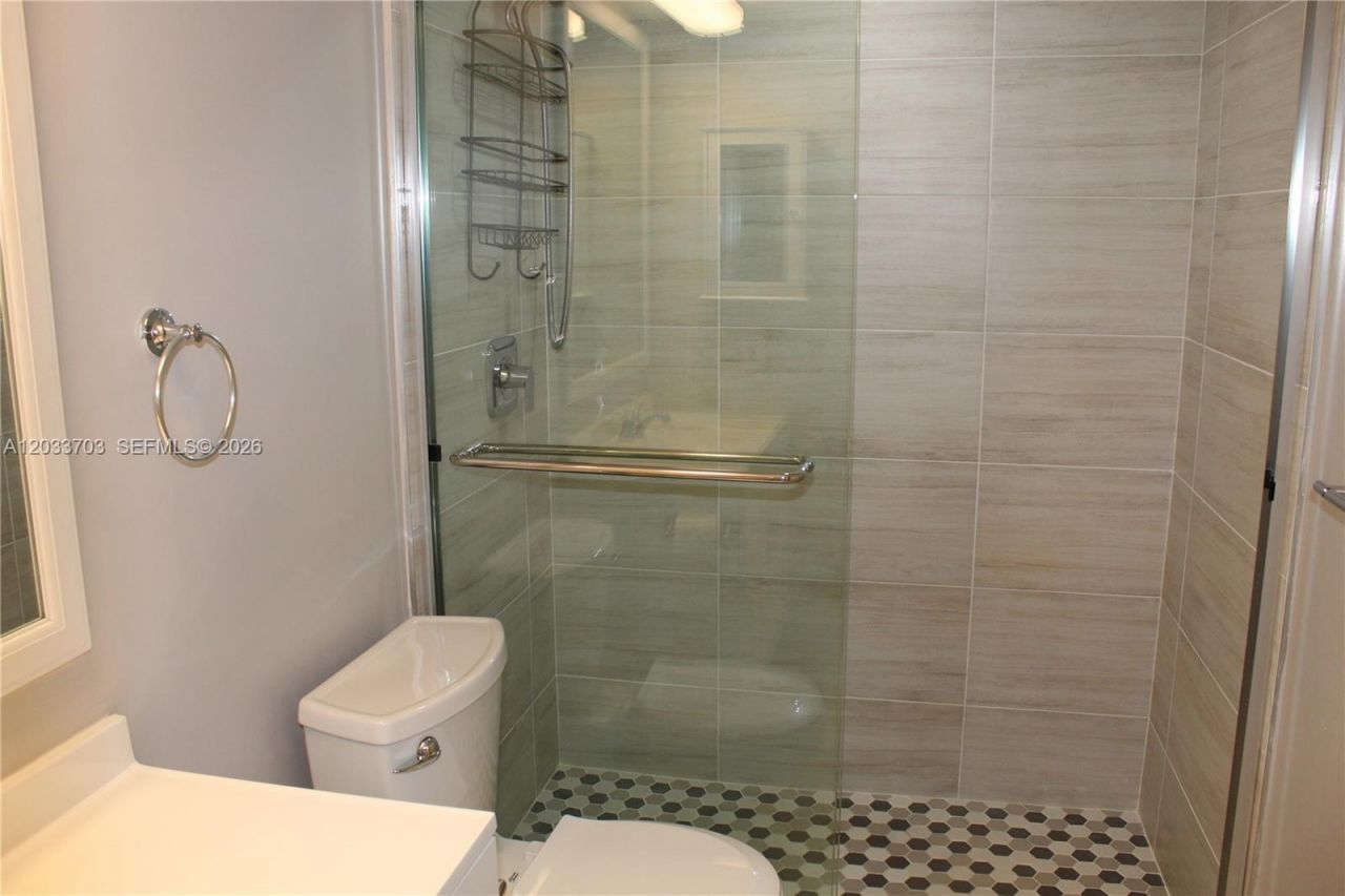 6780 W 2nd Ct, Unit 401, Hialeah, FL 33012 Photo