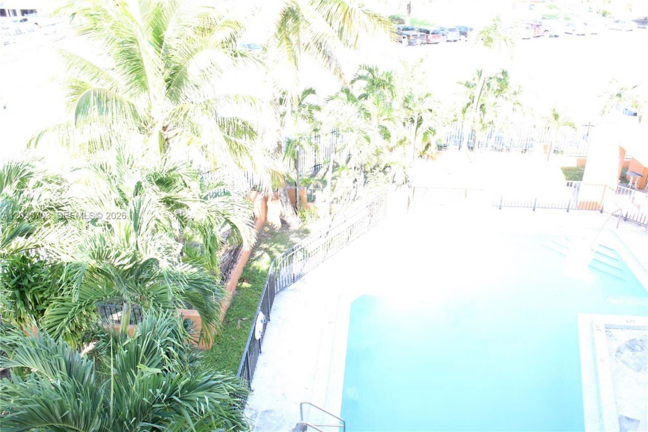 6780 W 2nd Ct, Unit 401, Hialeah, FL 33012 Photo