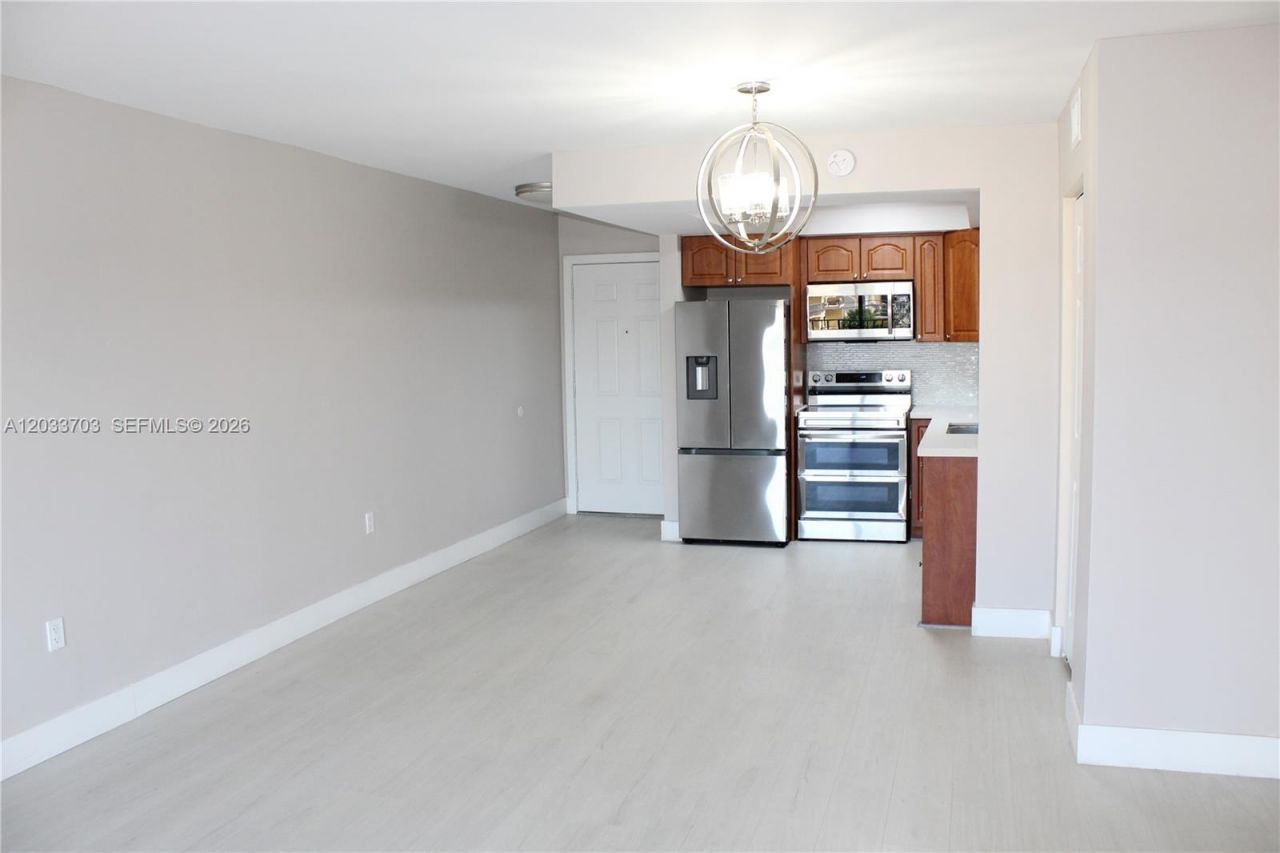 6780 W 2nd Ct, Unit 401, Hialeah, FL 33012 Photo