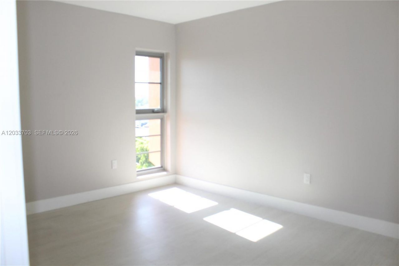 6780 W 2nd Ct, Unit 401, Hialeah, FL 33012 Photo
