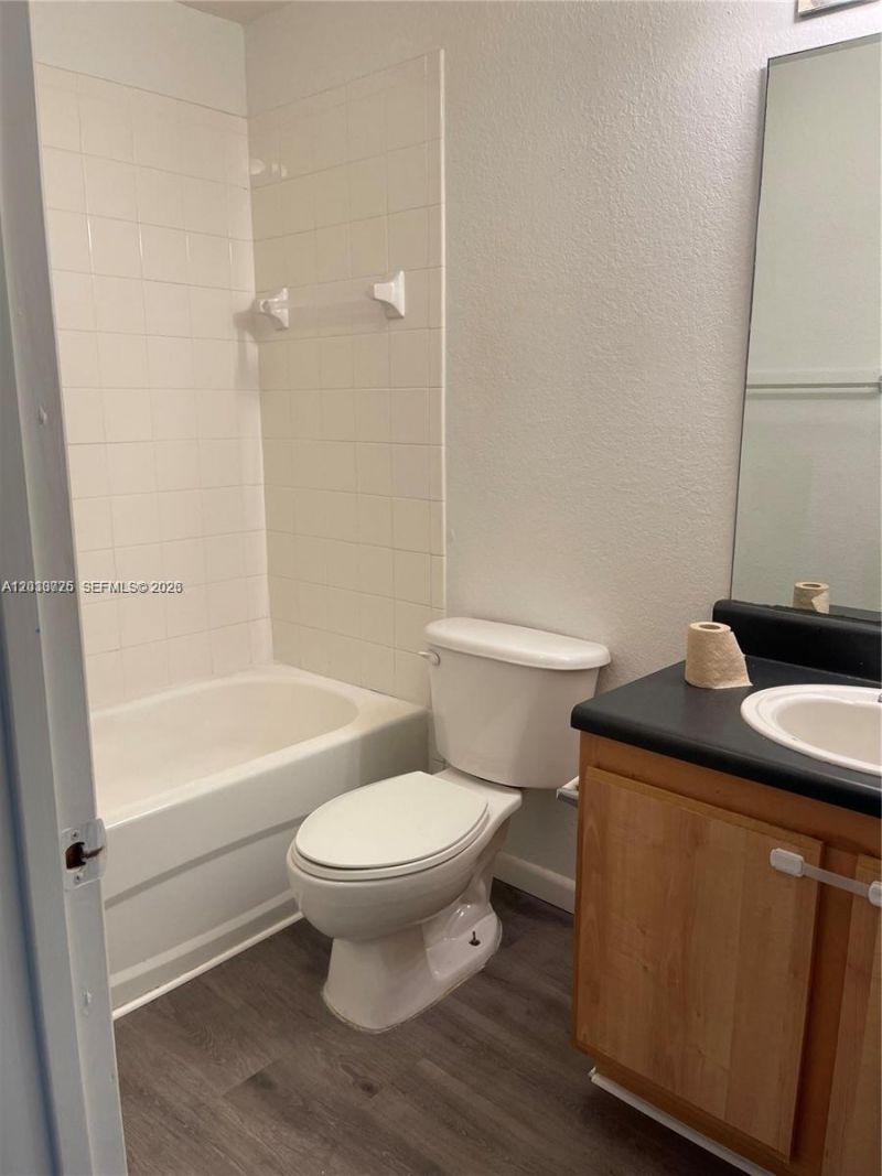 2066 NE 167th St , Unit 3-108, North Miami Beach, FL 33162 Photo