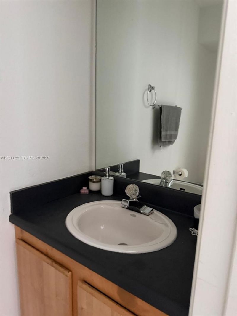 2066 NE 167th St , Unit 3-108, North Miami Beach, FL 33162 Photo