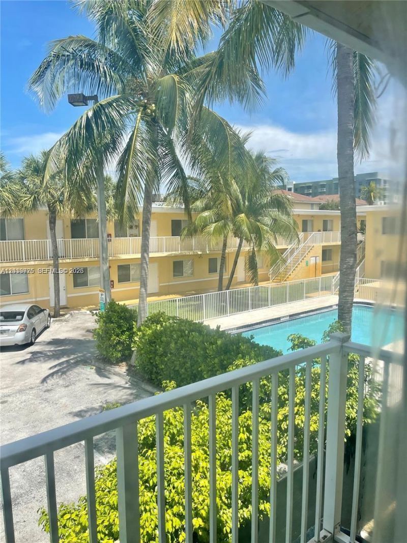 2066 NE 167th St , Unit 3-108, North Miami Beach, FL 33162 Photo