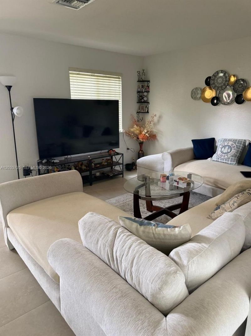 2066 NE 167th St , Unit 3-108, North Miami Beach, FL 33162 Photo
