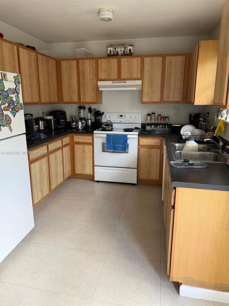 2066 NE 167th St , Unit 3-108, North Miami Beach, FL 33162 Photo