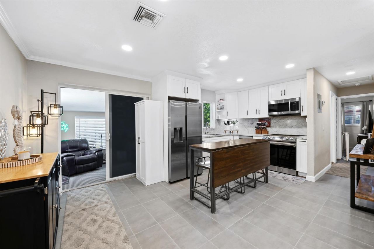 611 NW 18th Court , Pompano Beach, FL 33060 Photo