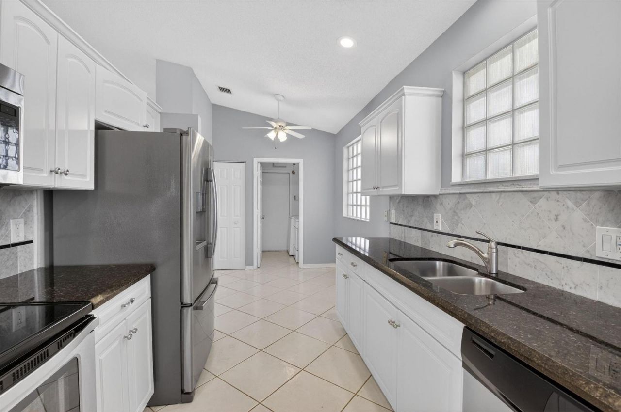 9820 Lemonwood Drive , Boynton Beach, FL 33437 Photo