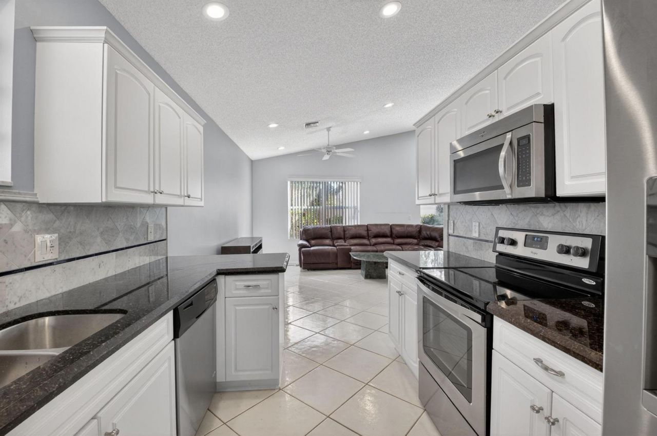 9820 Lemonwood Drive , Boynton Beach, FL 33437 Photo