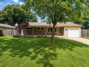 1121 N Ridgewood, Wichita, KS 67208