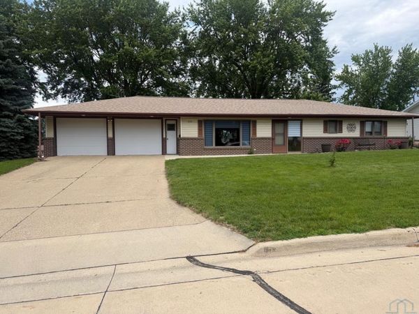 308 Centennial Drive, Cherokee, IA 51012