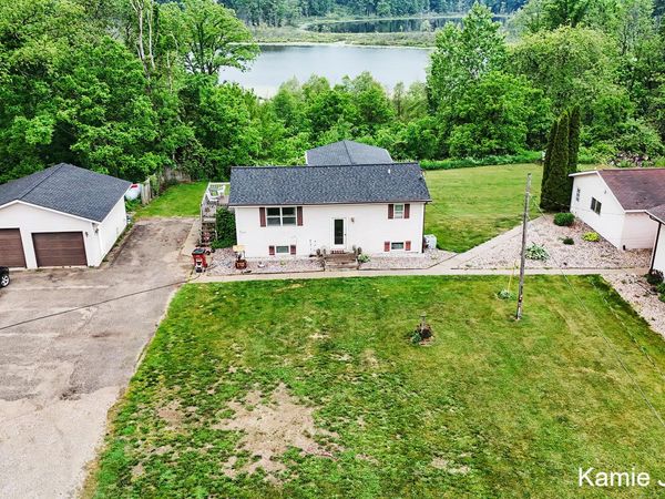 8395 McArthur Avenue NE, Belding, MI 48809