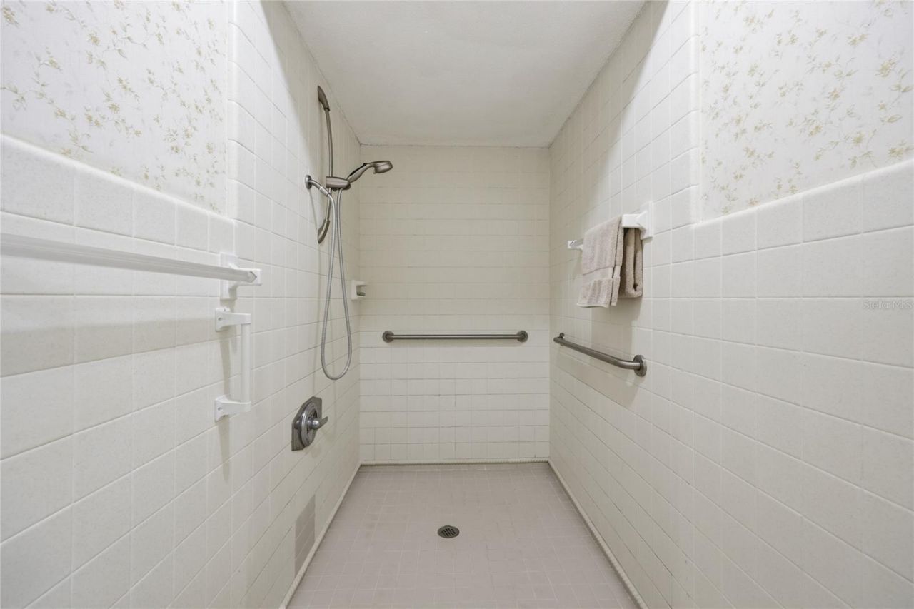 6605 NW 16th Place , Gainesville, FL 32605 Photo