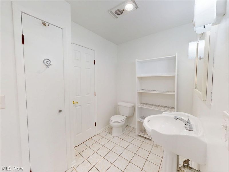 824 S Chillicothe Road , Unit 14, Aurora, OH 44202 Photo 16