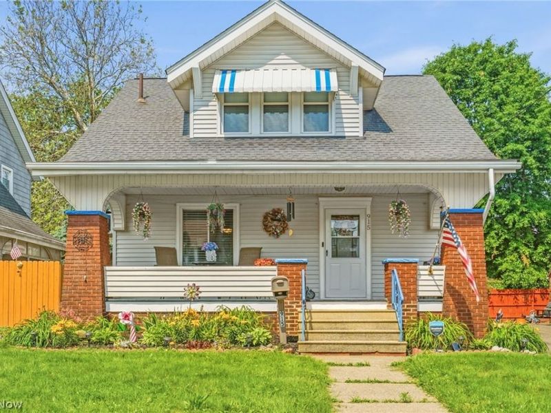915 Clarendon Avenue NW, Canton, OH 44708 Photo 1