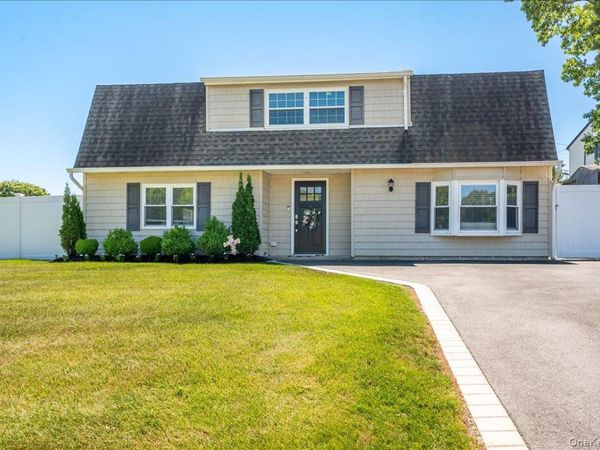 10 Rutgers Road , Farmingville, NY 11738
