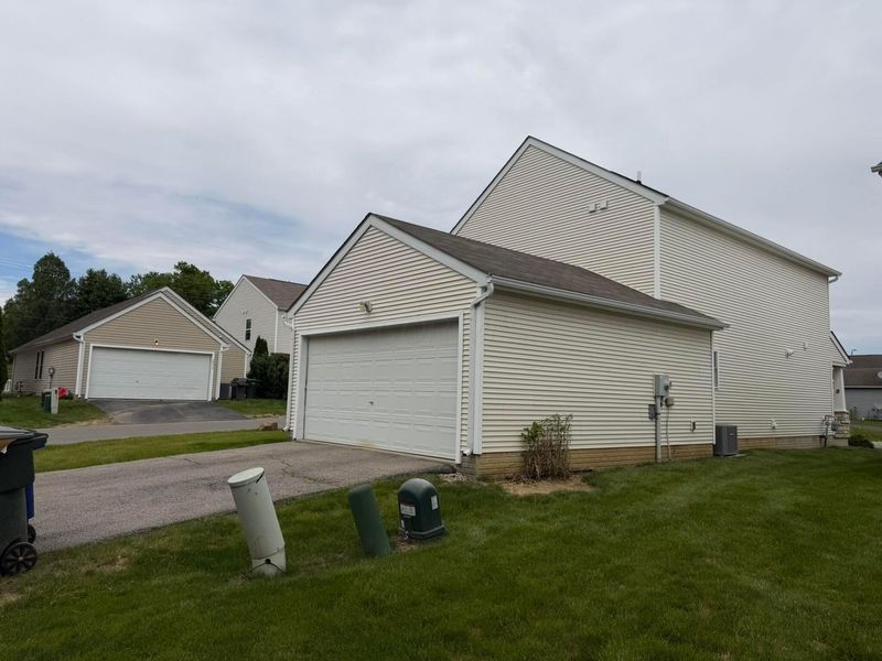 9335 Polaris Green Drive, Columbus, OH 43240 Photo 3