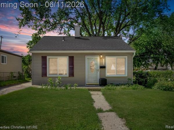 1754 E Harry Avenue, Hazel Park, MI 48030
