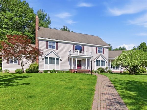15 Long Pasture Rd, North Andover, MA 01845