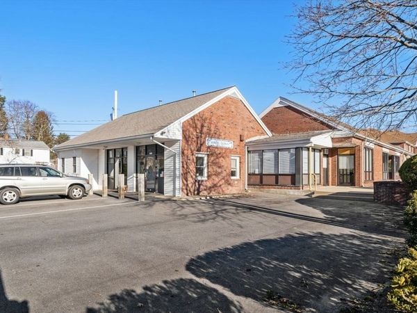 655 Saw Mill Brook Pkwy, Unit E, Newton, MA 02459