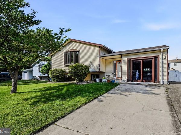 34 ROBERT OAKES DRIVE, NEWARK, DE 19713
