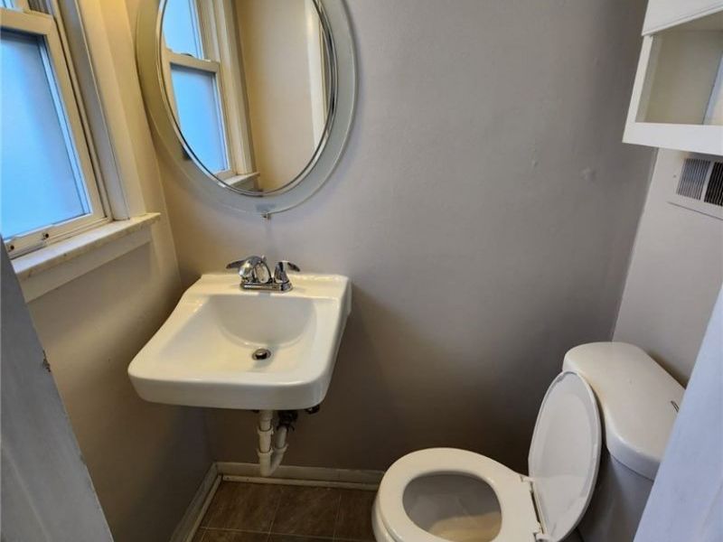 4093 Bexley Boulevard , South Euclid, OH 44121 Photo 8
