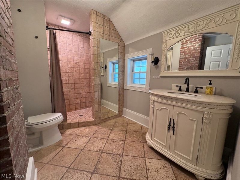 109 Moffet Avenue , Chardon, OH 44024 Photo 11