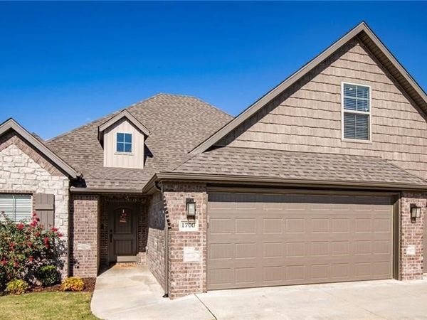 1700 Abbey Lane, Centerton, AR 72719