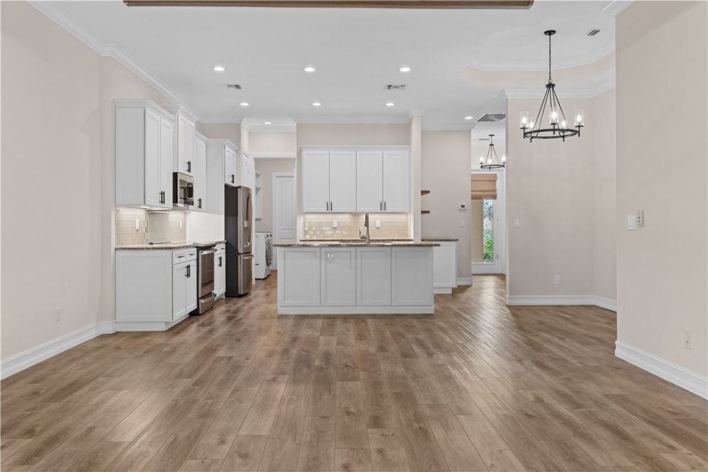 2025 Bridgepointe Circle, Unit 118, Vero Beach, FL 32967 Photo