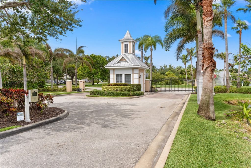 2025 Bridgepointe Circle, Unit 118, Vero Beach, FL 32967 Photo