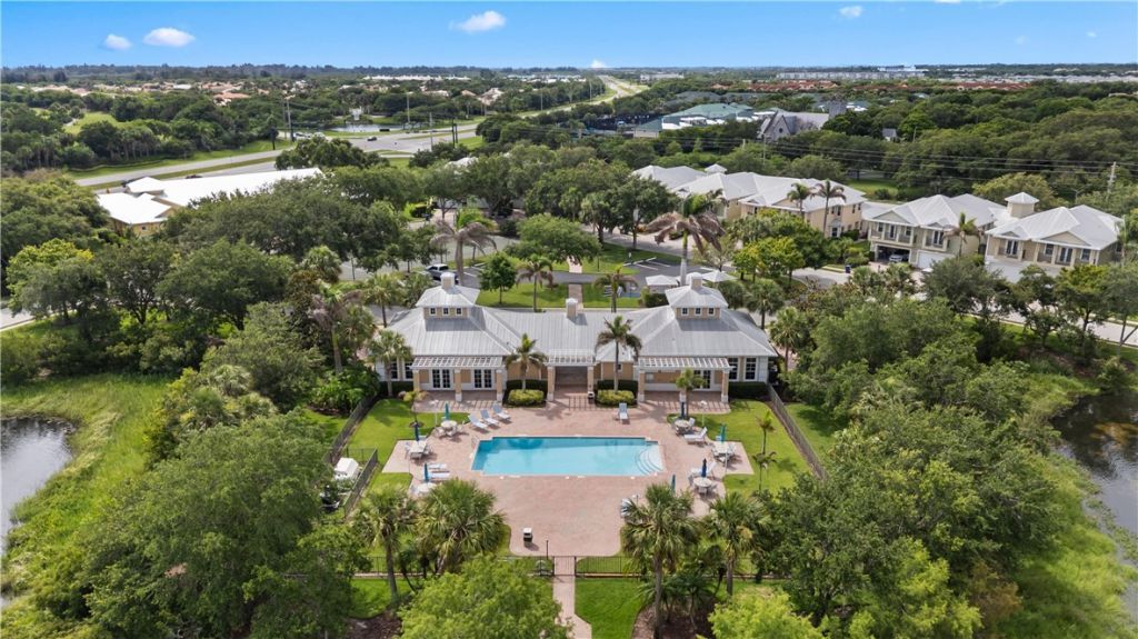 2025 Bridgepointe Circle, Unit 118, Vero Beach, FL 32967 Photo