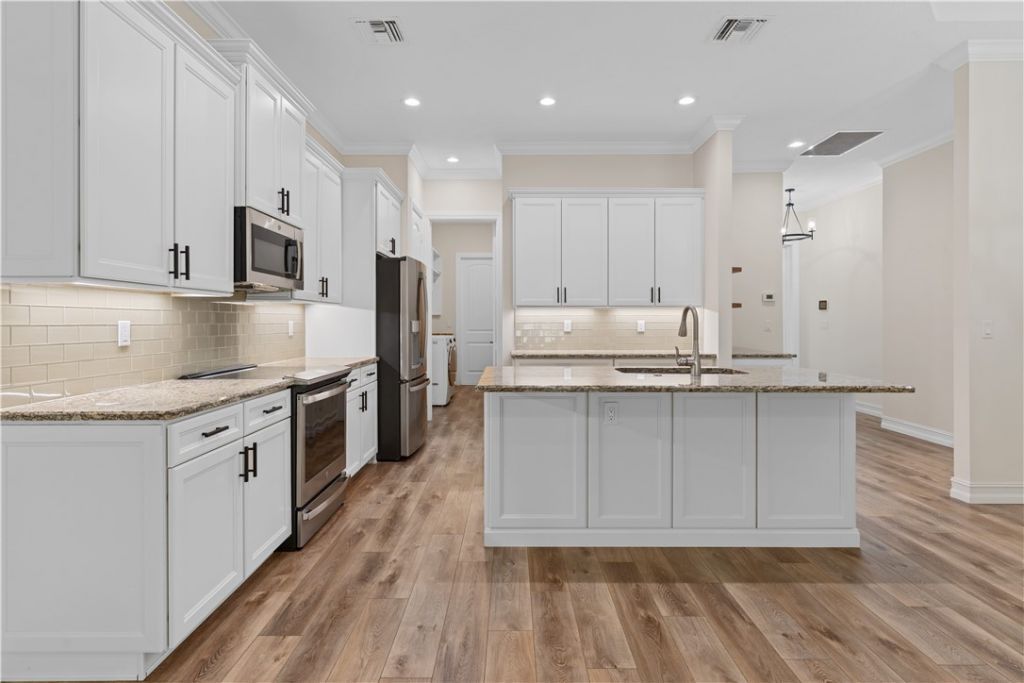 2025 Bridgepointe Circle, Unit 118, Vero Beach, FL 32967 Photo