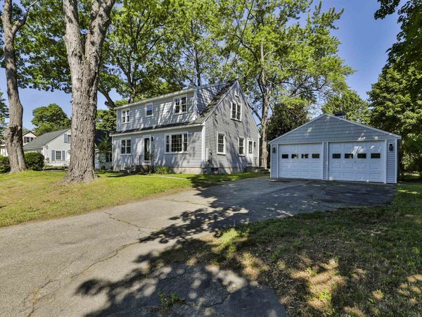 7 Holly Drive, Nashua, NH 03063