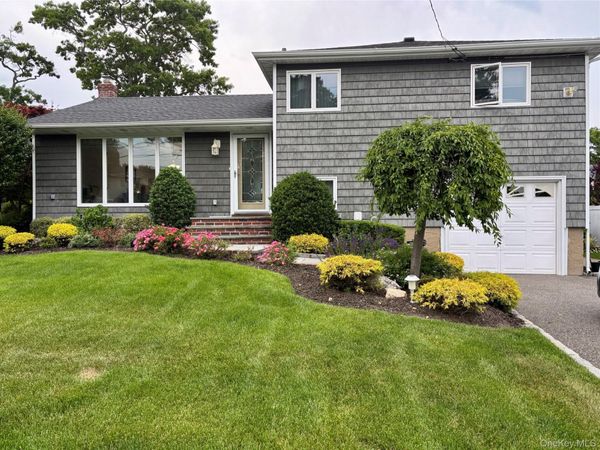 106 Roy Street , Massapequa, NY 11758