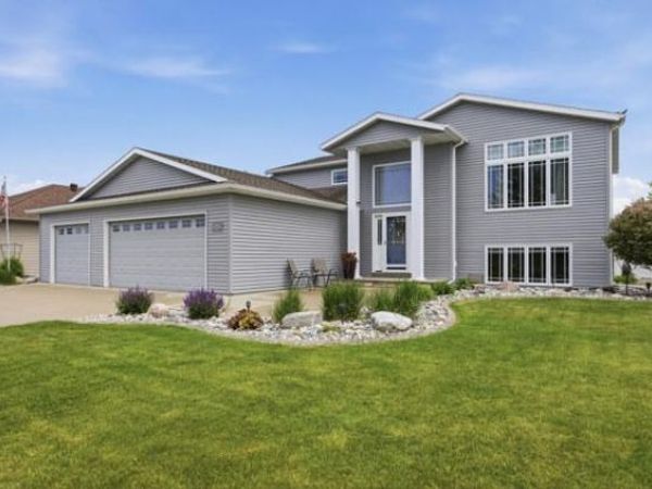 4758 43rd Street S, Fargo, ND 58104